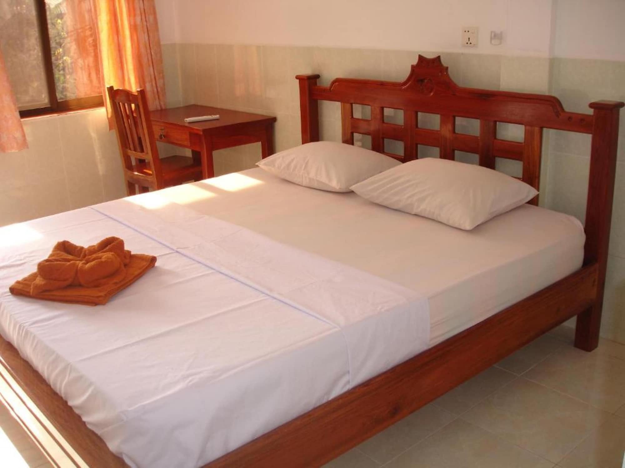 STANDARD, DOUBLE BED