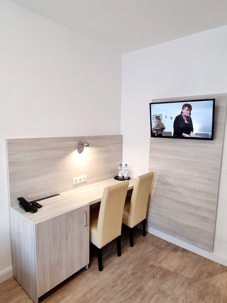 Adler Hotel Frankfurt 2/50