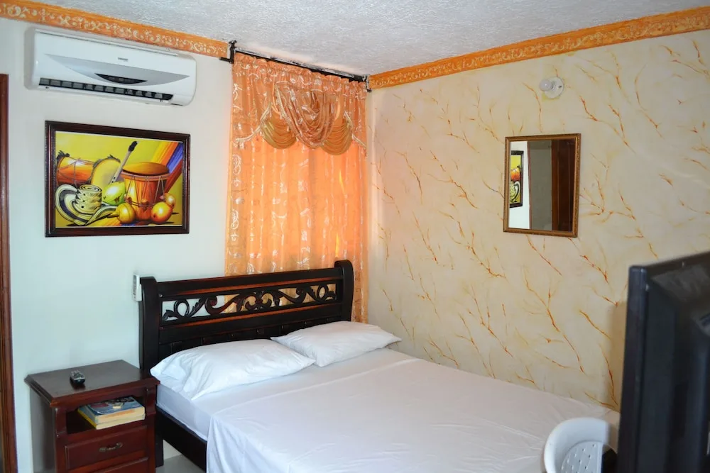 Hotel Colonial Inn 13/26