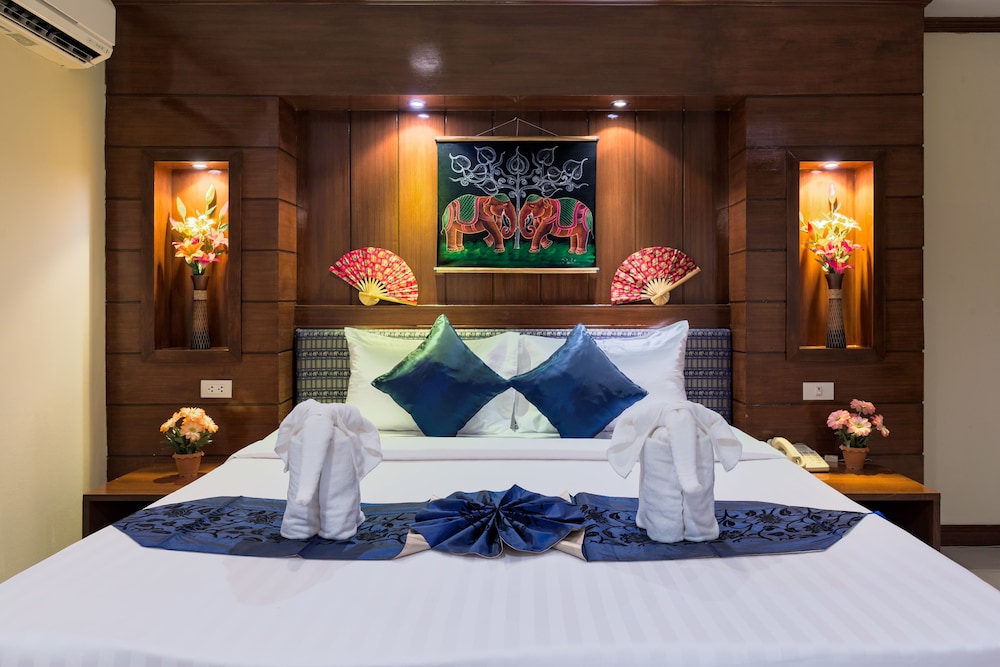 DELUXE, DOUBLE BED
