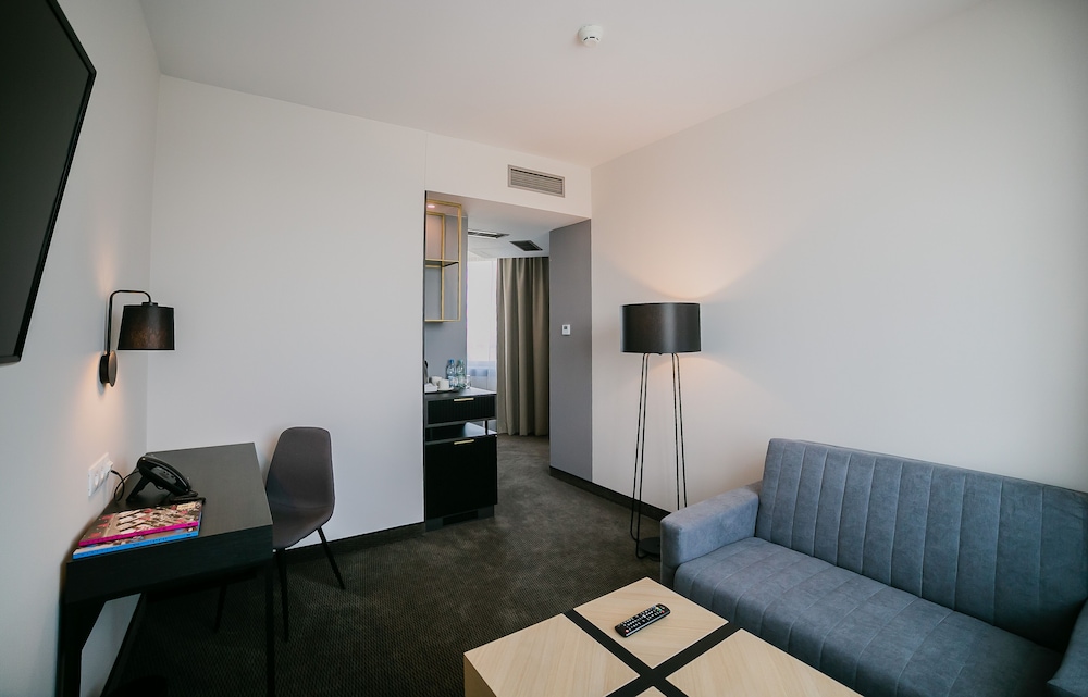 B&B HOTEL Warsaw East 26/36
