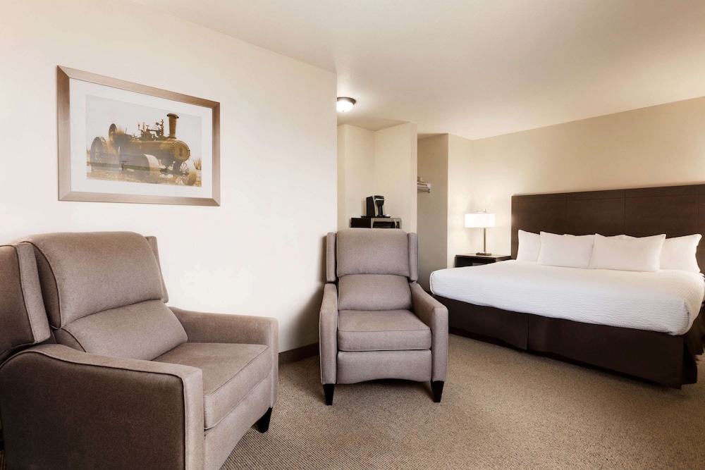 Days Inn by Wyndham Steinbach 20/43