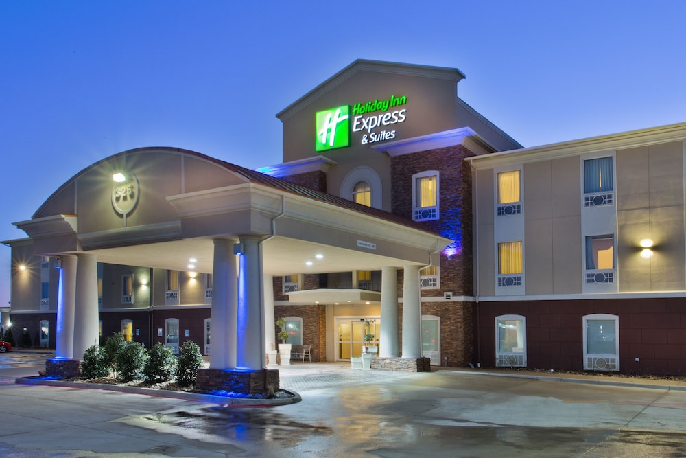 Holiday Inn Express Hotel And Suites Alvarado 1/50