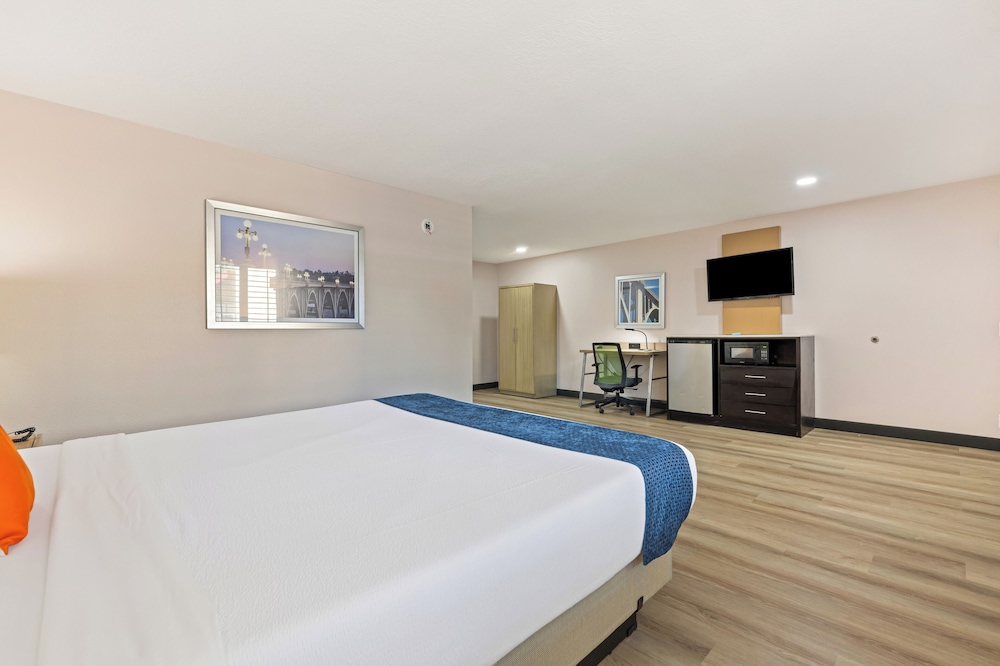 GreenTree Pasadena Inn 26/57