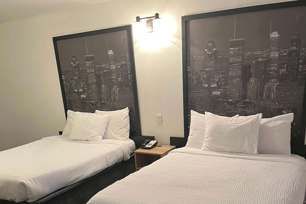 Super 8 by Wyndham Montreal 13/24