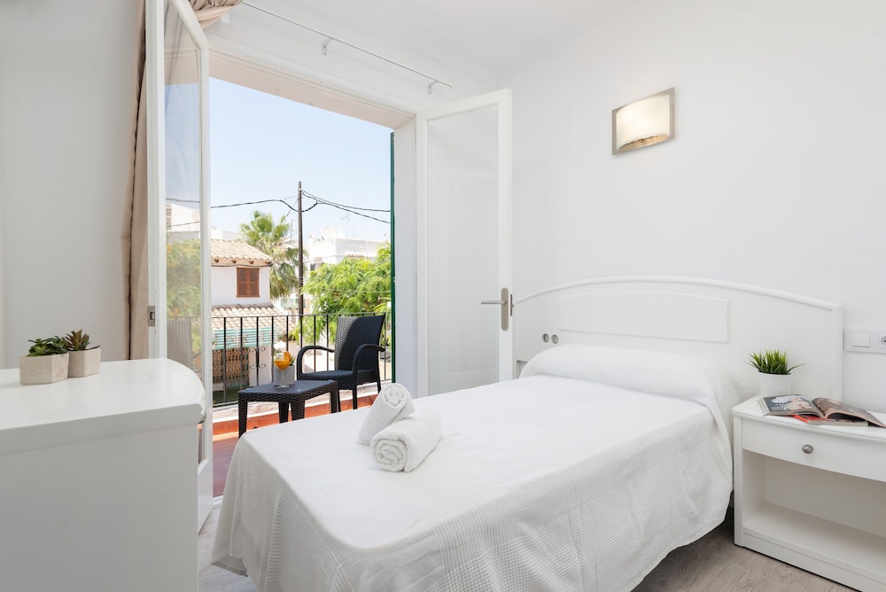 HOSTAL TALAMANCA 12/22