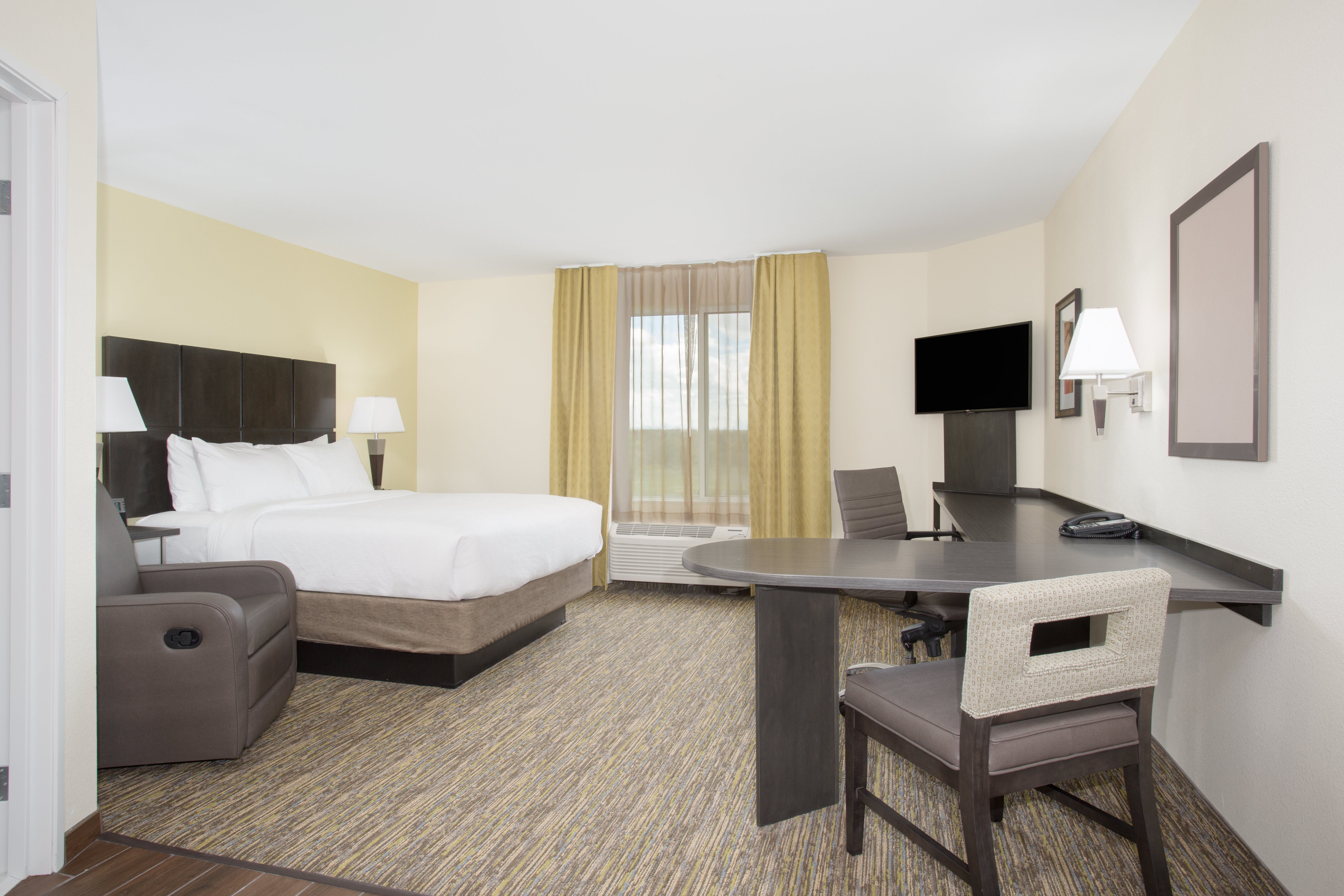 CANDLEWOOD SUITES LONGMONT 14/34