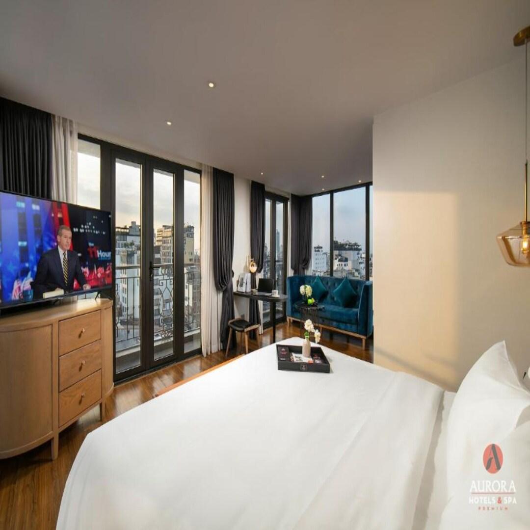 Aurora, Suite, King Bed, Panoramic View