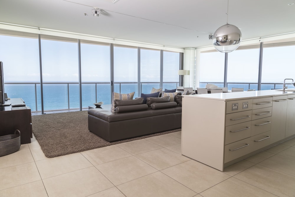 ULTIQA Air on Broadbeach 47/71