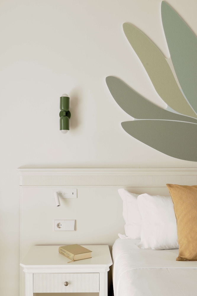 Junior Suite, Twin Beds, Pool Access