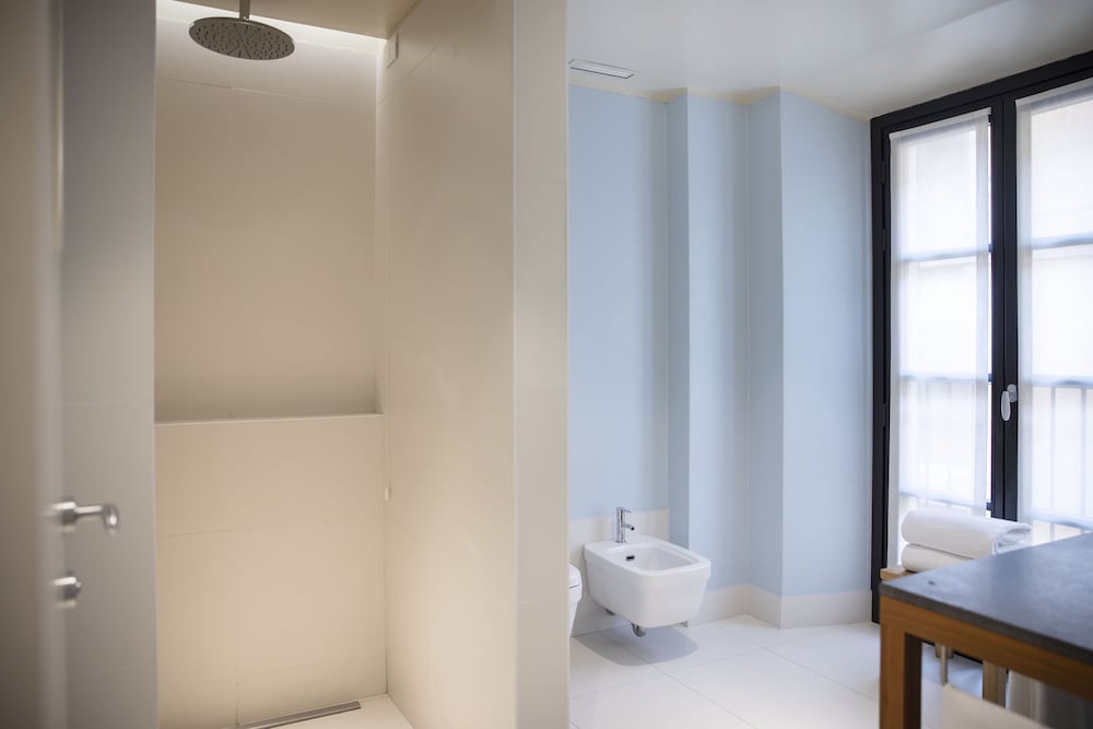 Savona 18 Suites 73/74