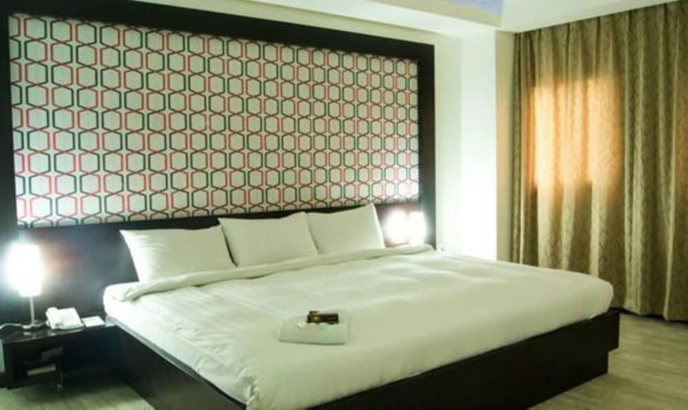 Terrace Hotel 19/26