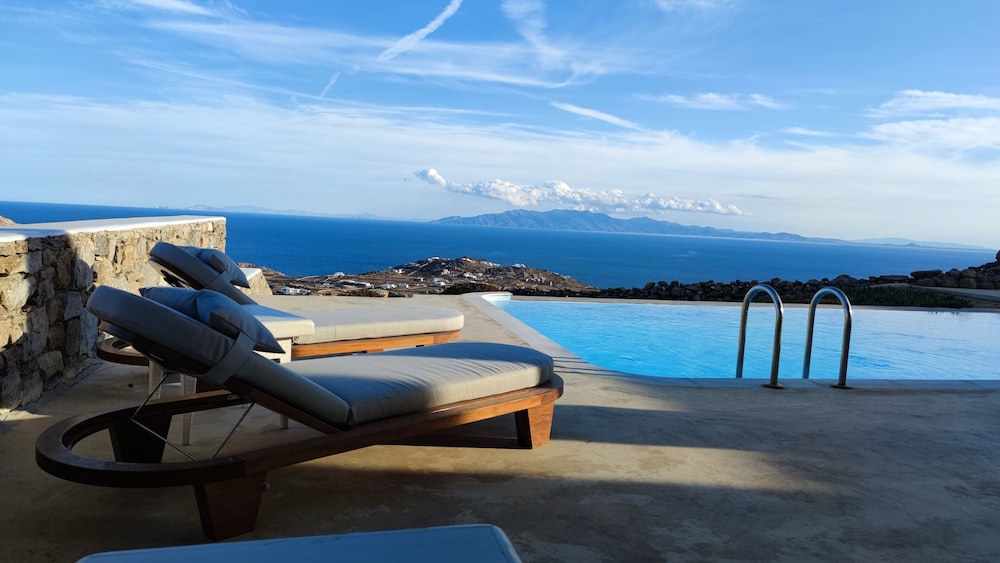 Amallini Suites 42/50