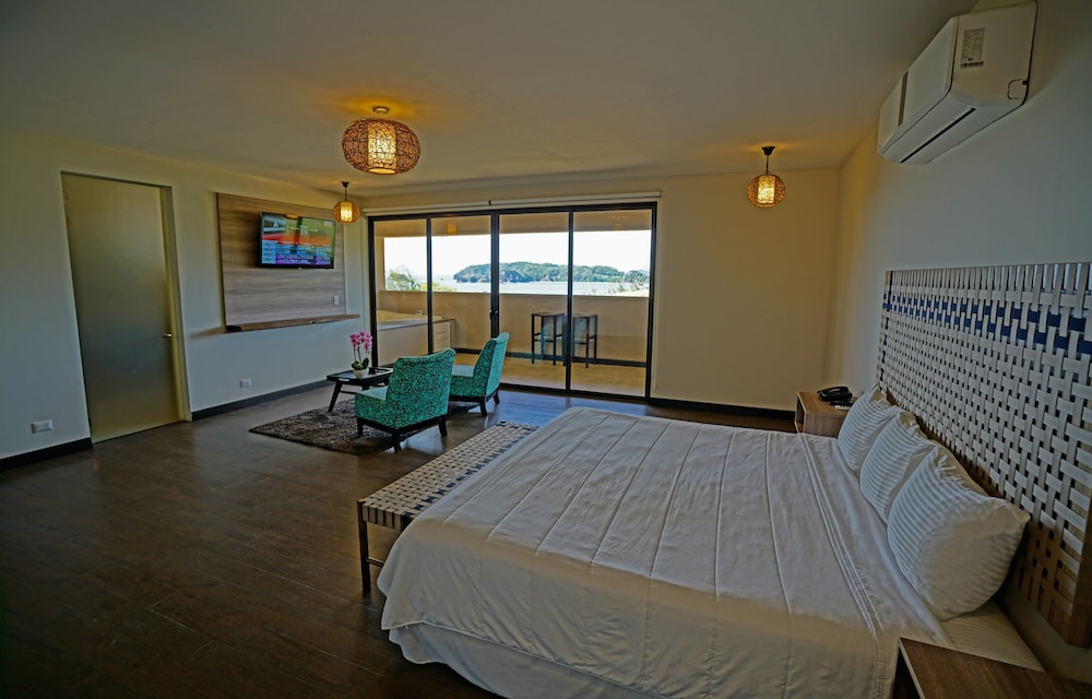 Nammbu Beachfront Bungalows 18/65