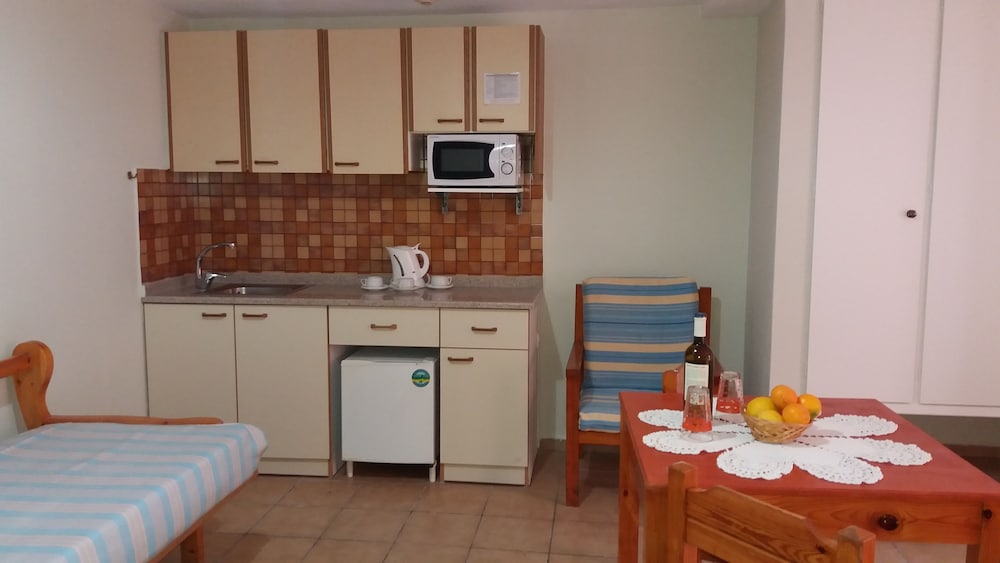 SEMIRAMIS APARTMENTS 16/21
