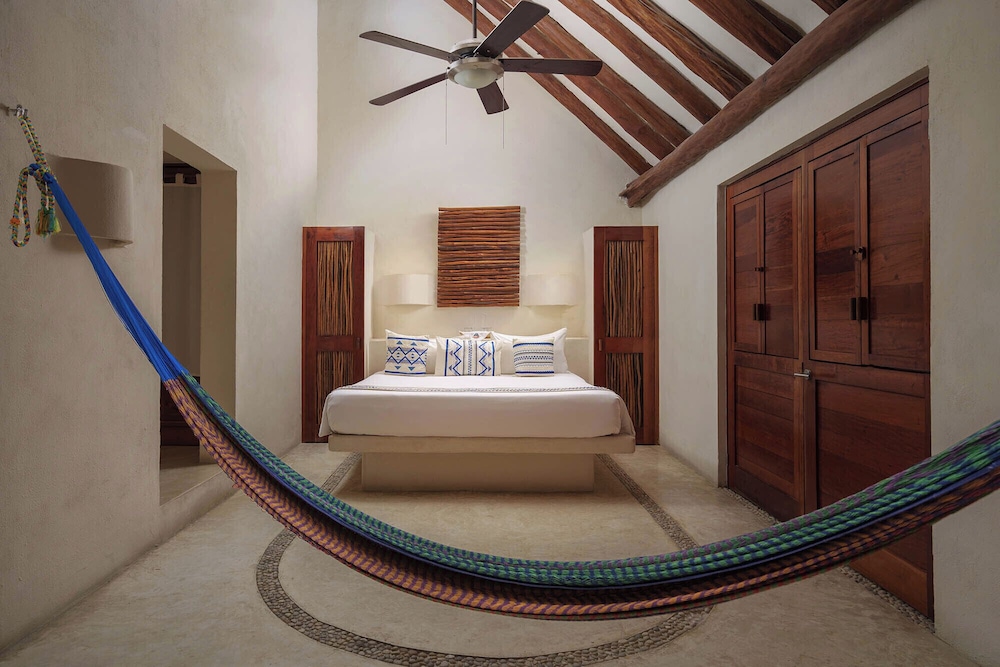 Hotel El Pueblito 26/50