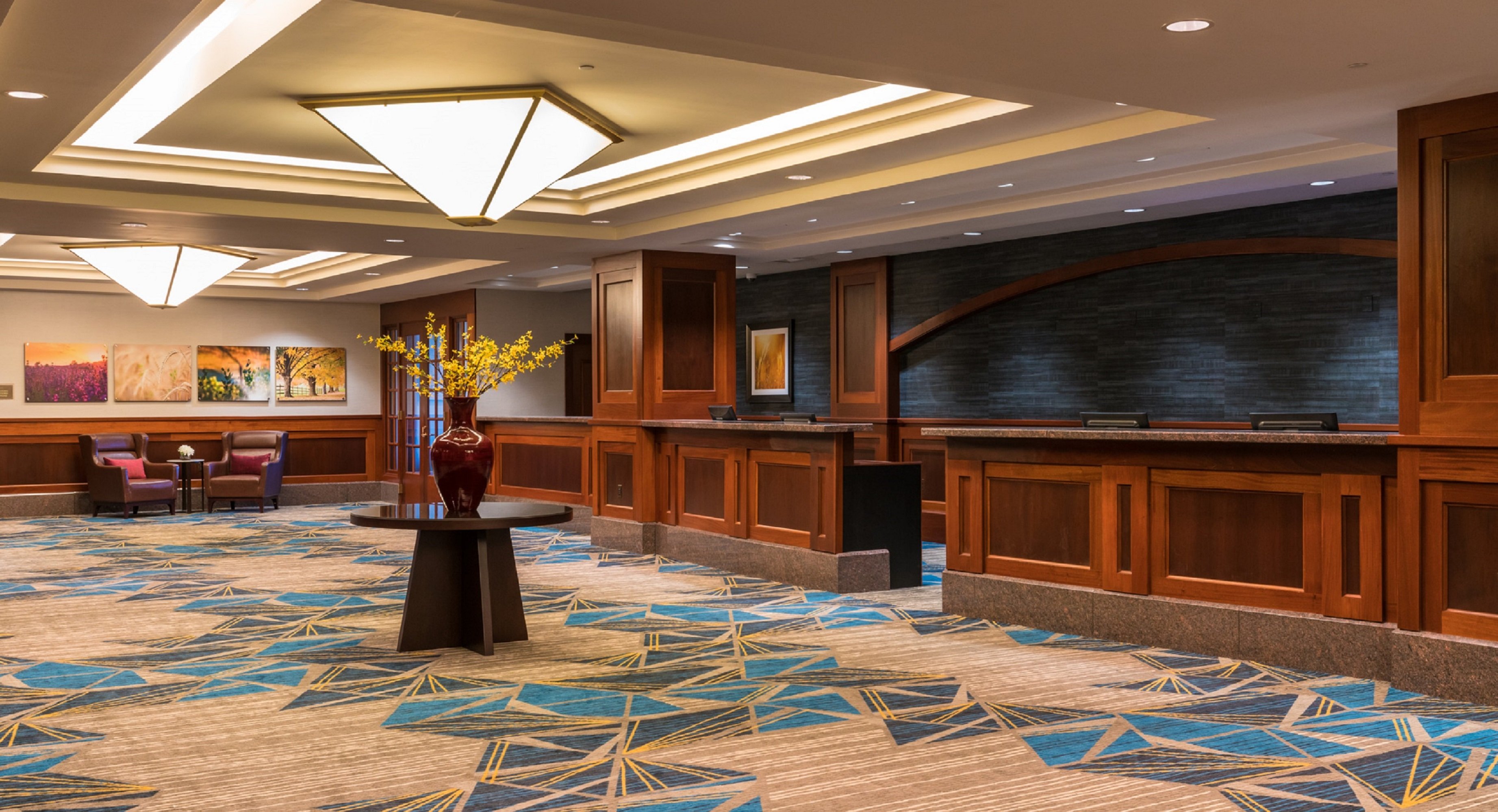 Crowne Plaza Springfield Convention CTR 15/77