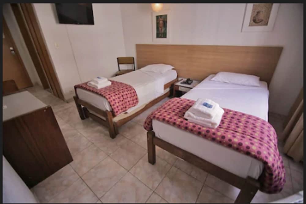 Hotel Atlantico Avenida 20/53