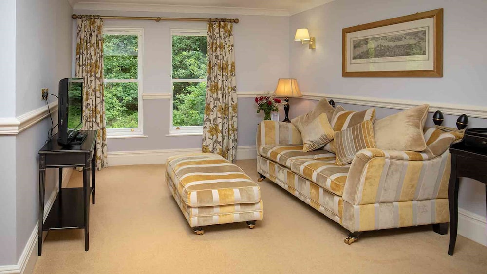 The Dower House Hotel 26/50