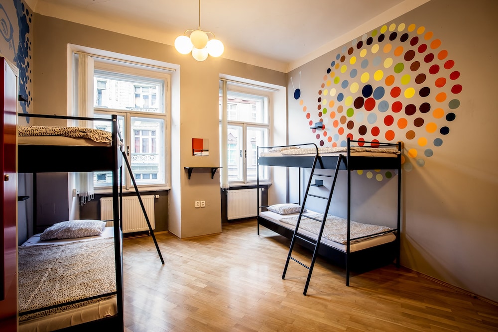 Ahoy Hostel 11/40