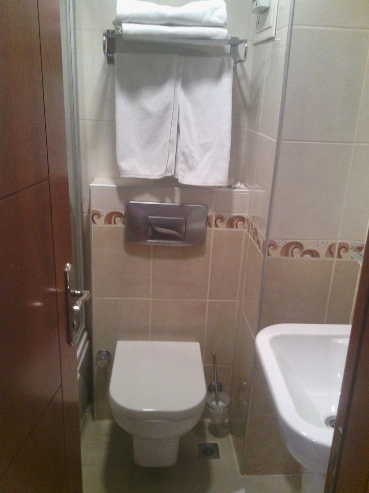 Hotel Linda 23/24