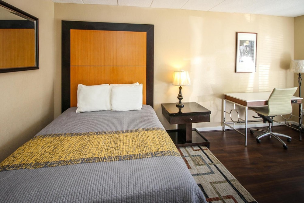 APM Inn & Suites 36/54