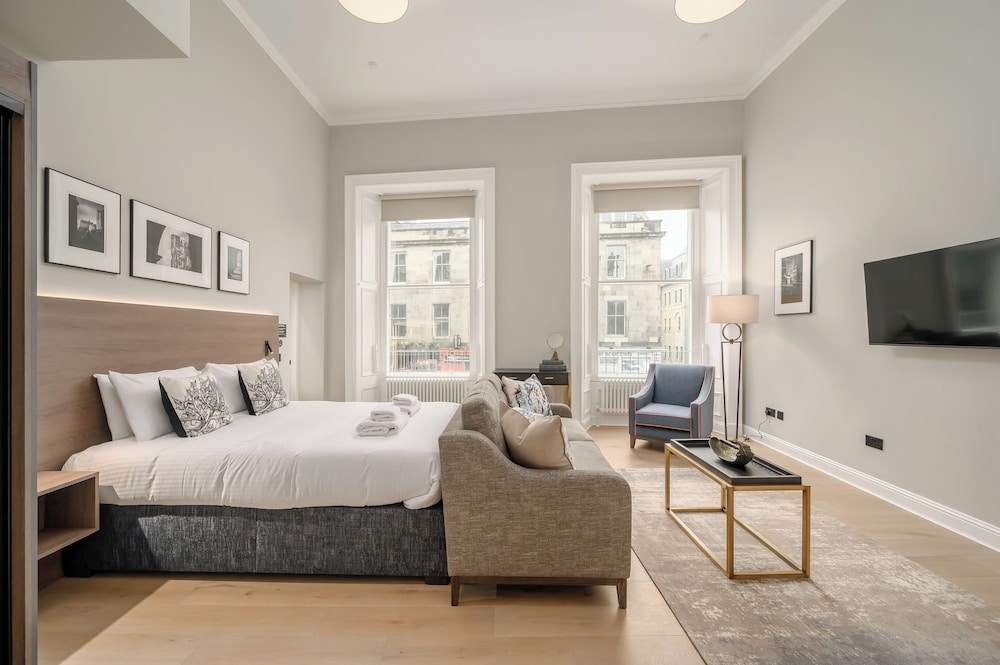 No1. Apartments Edinburgh - George IV Bridge 11/61