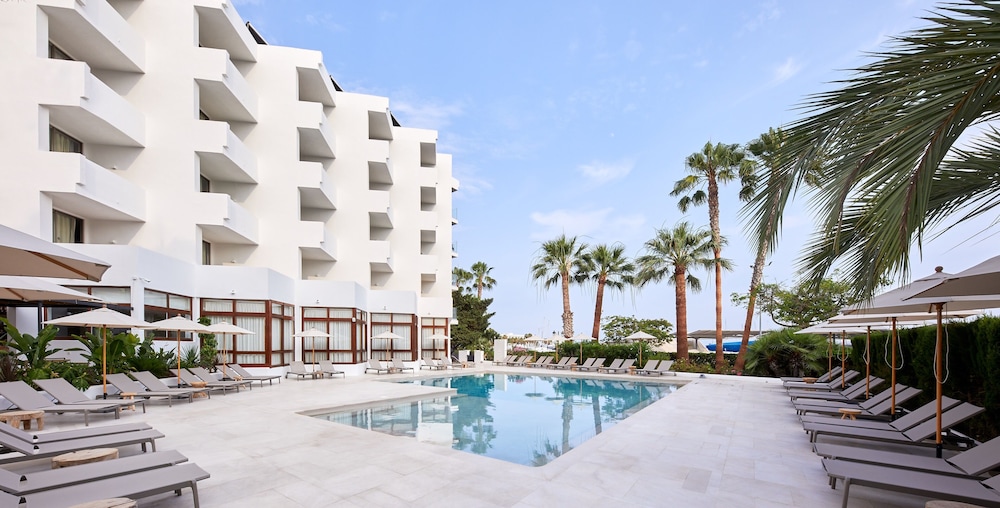 Hotel Tres Torres 7/65