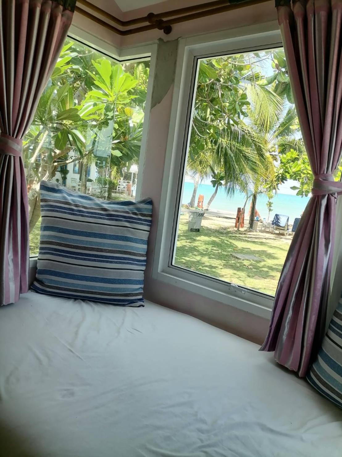 Baanmontra Beach Resort 22/53