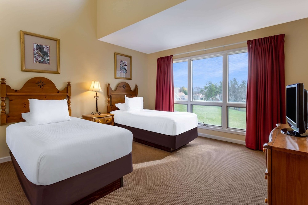 Tamarack Wisconsin Dells a Ramada by Wyndham 14/50