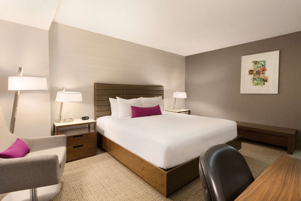 Coast Edmonton Plaza Hotel 15/41