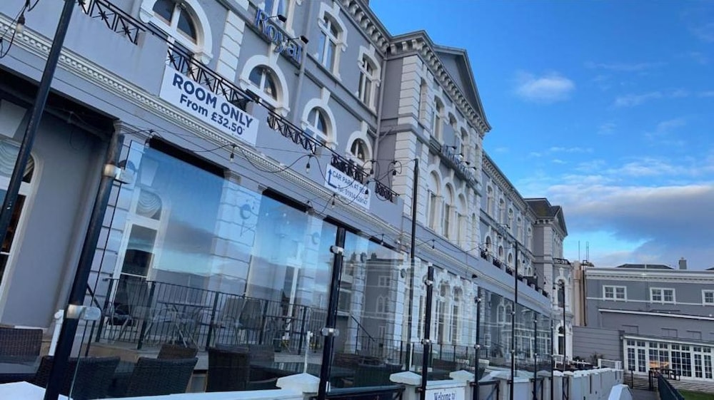 Royal Grosvenor Hotel 3/50