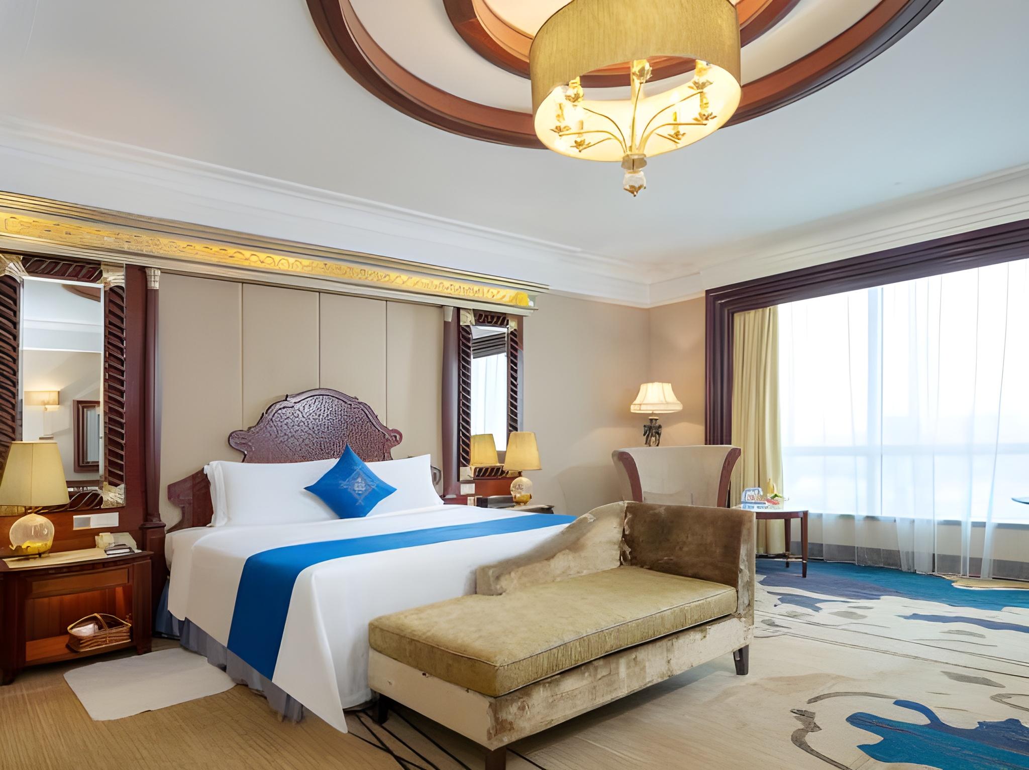 غرفة بسرير كوين بإطلالة على المدينة، Regal Palace Hotel 3/3
