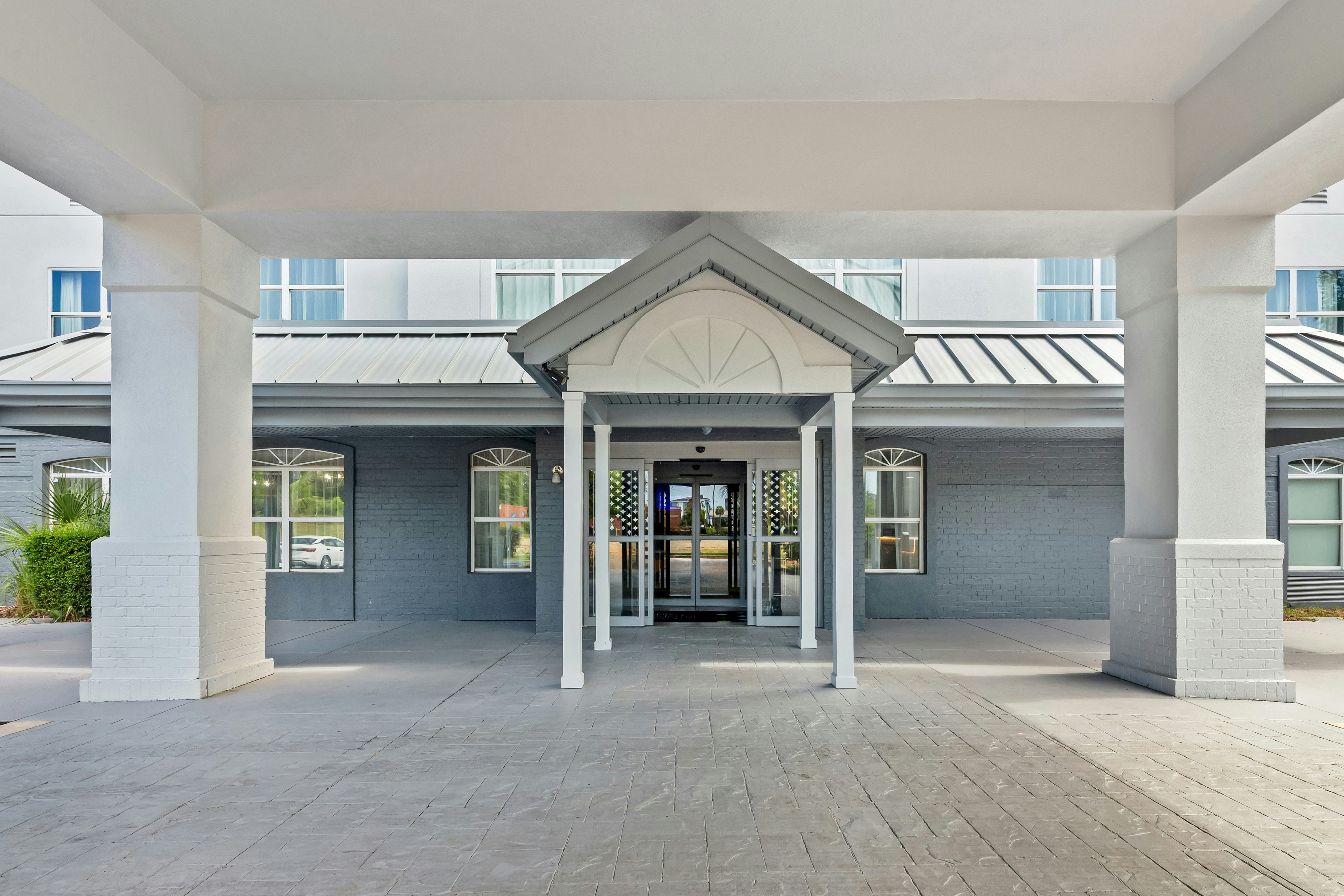 Spark by Hilton Sumter 15/15