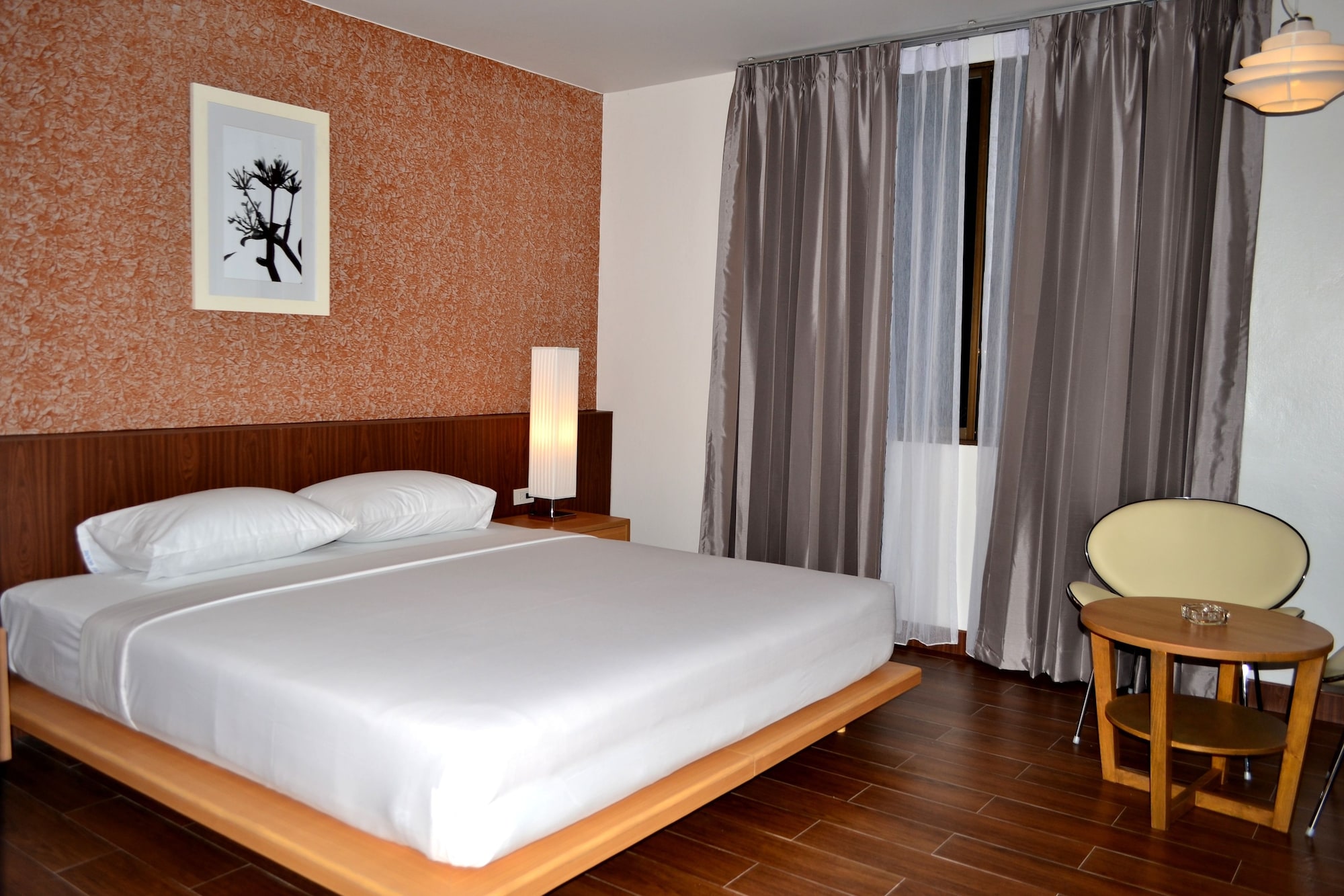 Standard, Double or Twin Bed, Building B