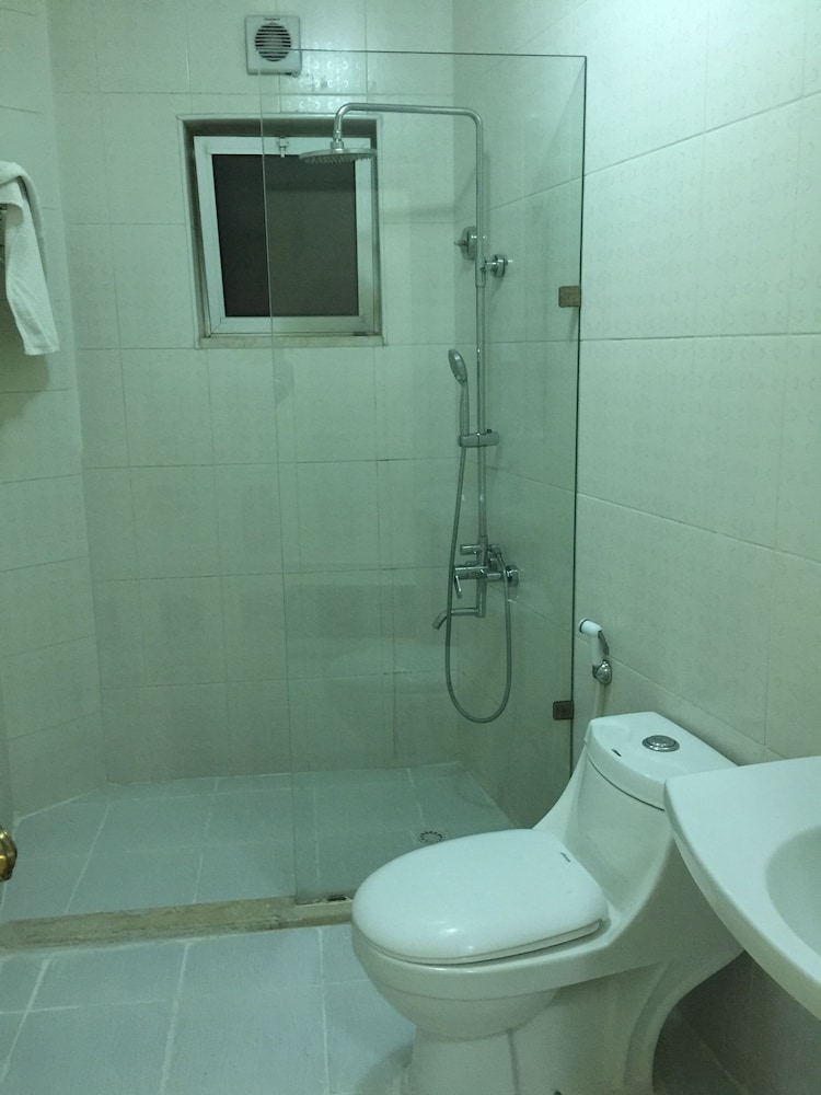 ZAINA PLAZA HOTEL 49/53