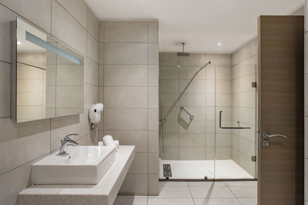 Radisson Serviced Apartments Antananarivo City Centre 74/75