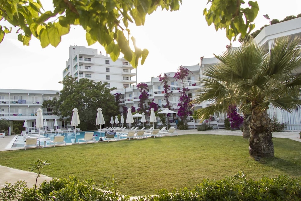 Marathon Beach Resort 69/72