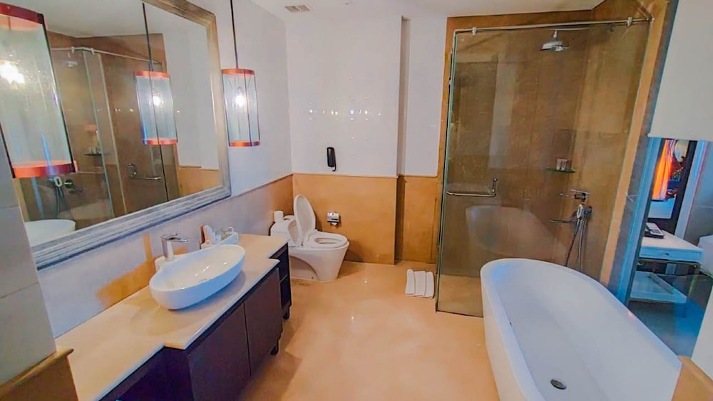 Jambuluwuk Oceano Seminyak Hotel 33/77