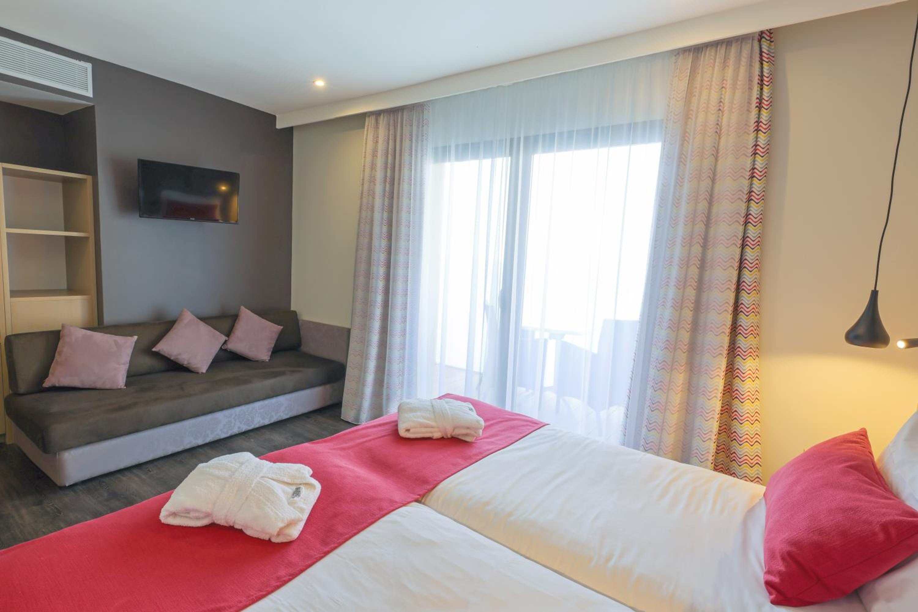 Superior, Triple, Sea Front, Sea View، Hotel Saint Christophe Calvi (ex Saint Christophe Corsica) 5/10