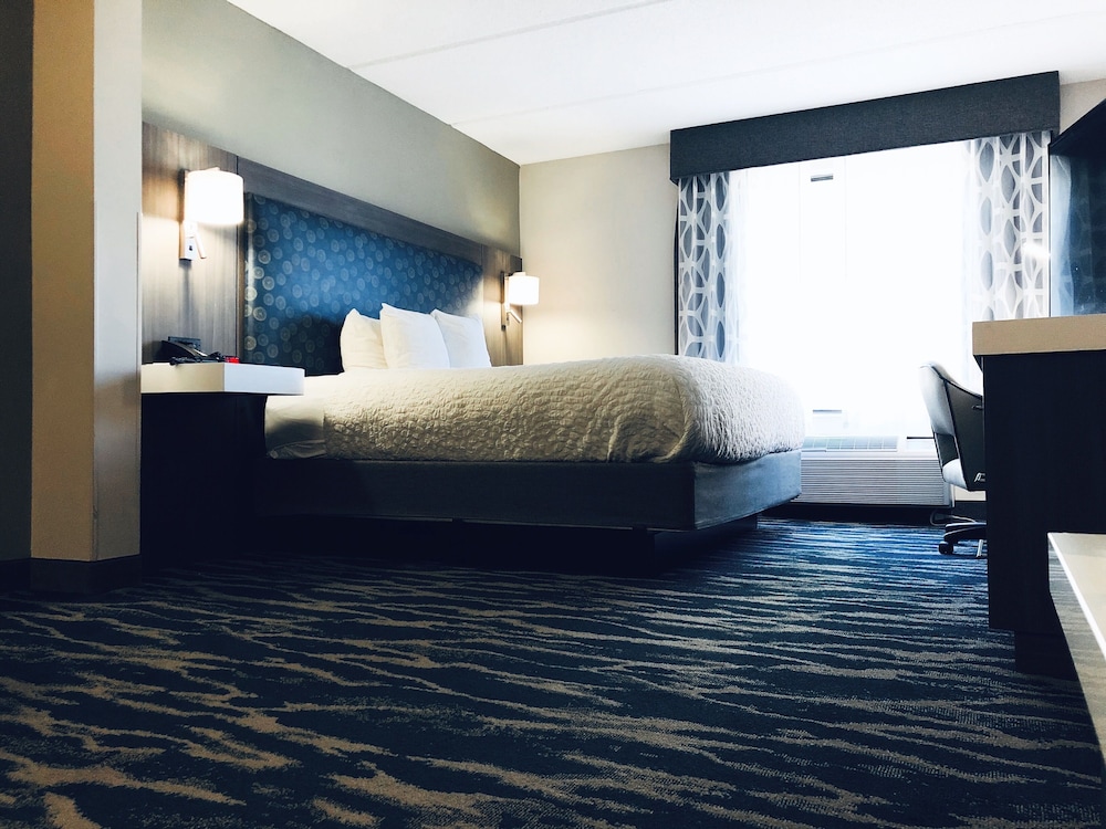 Comfort Inn and Suites Greenville 15/40