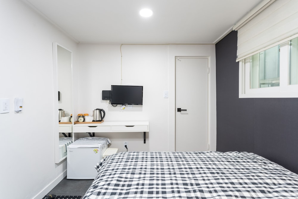 Mono House Hongdae 2 56/71