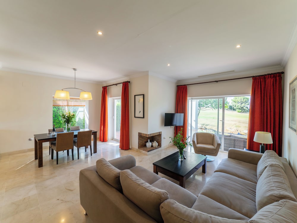 HOTEL ARCOS GARDENS GOLF CLUB & COUNTRY ESTATE 32/50