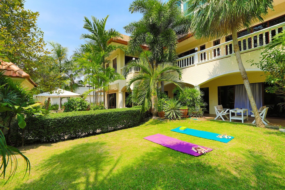 Grand Siam Villa Pattaya 1/76