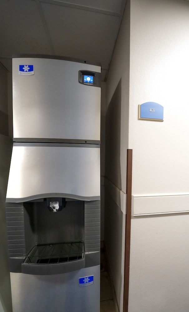 Quality Inn & Suites Monroeville South 13/26