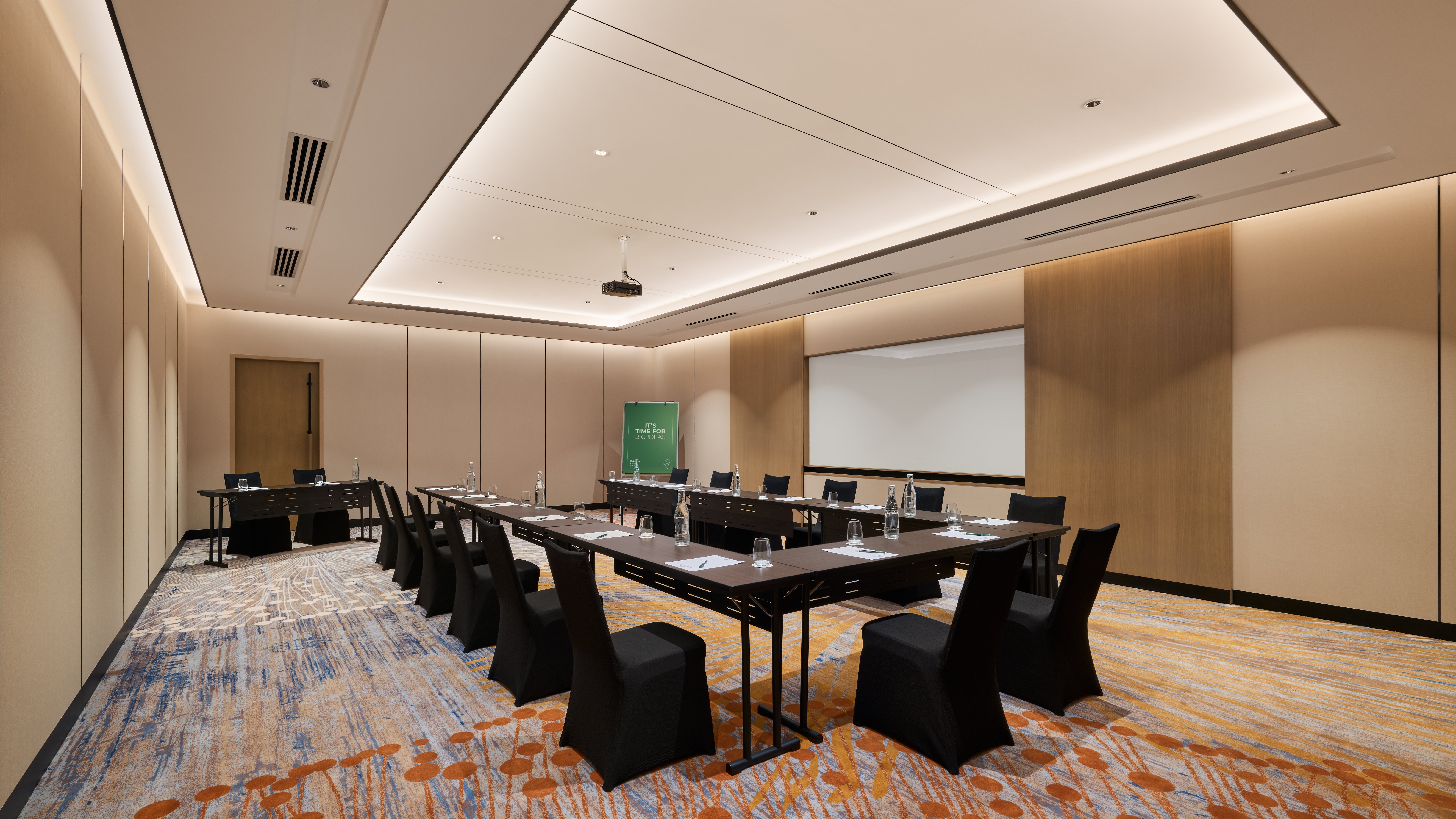 Holiday Inn & Suites PENANG PRAI 40/50