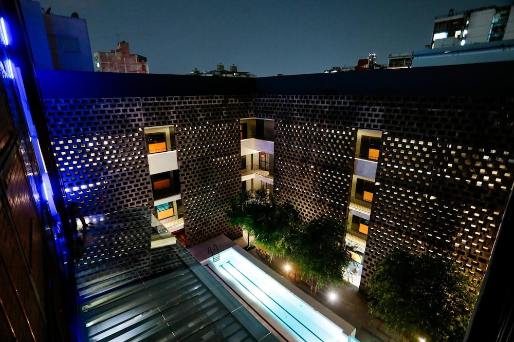 Carlota Hotel 2/50