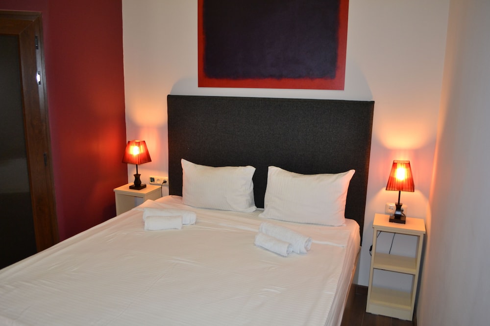 Elysium Gallery Hotel 33/74