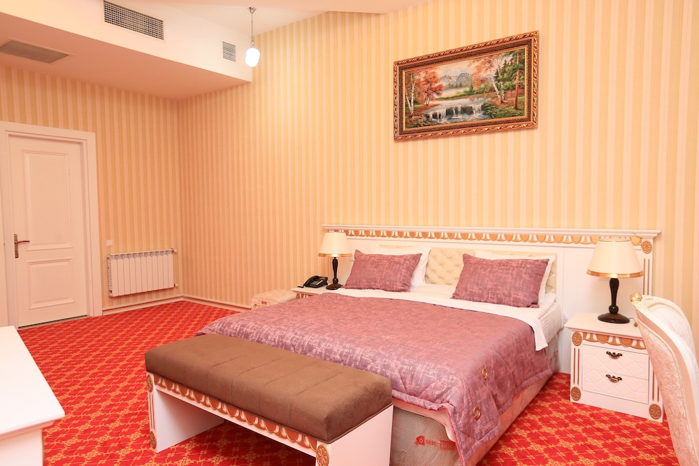 Spring Hotel 11/50