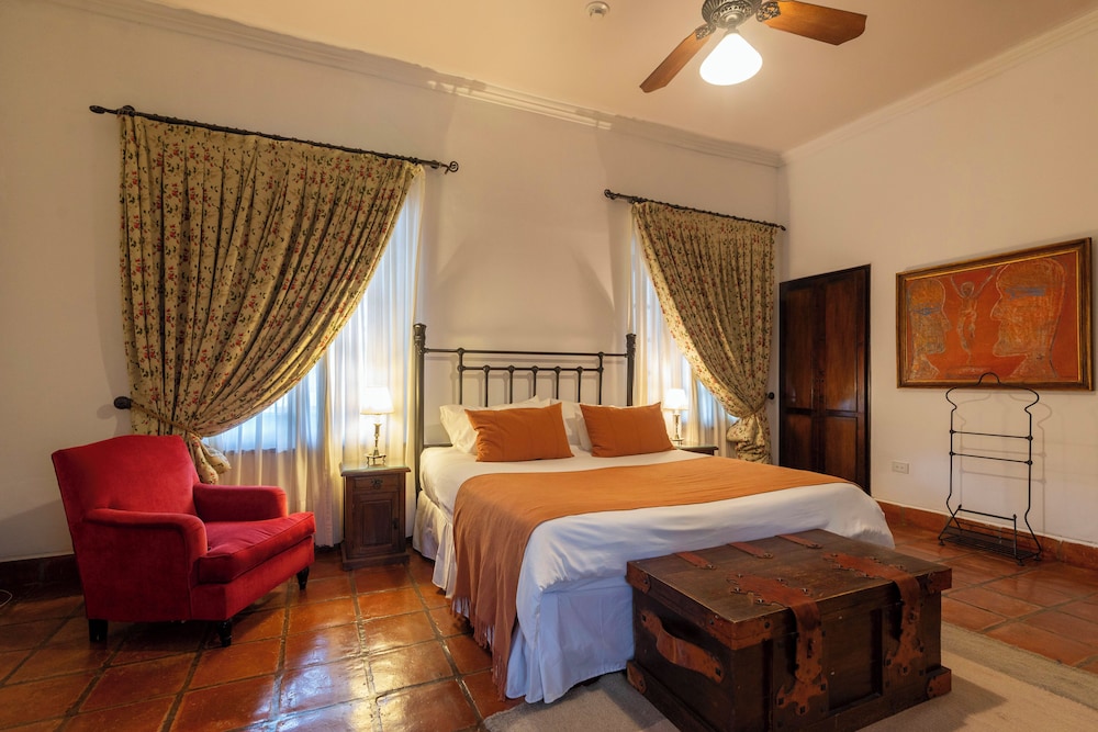 Garden, King Bed